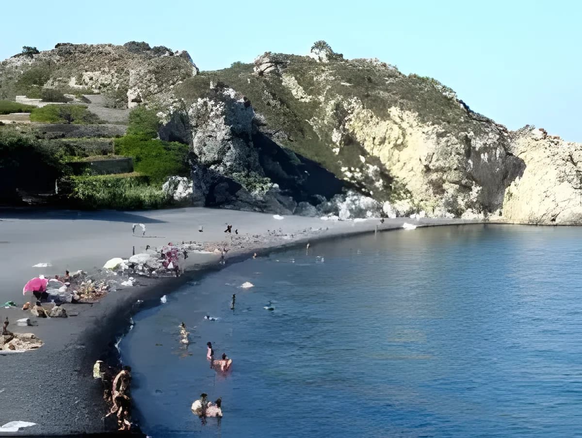 Μαύρα Βόλια, Χίος